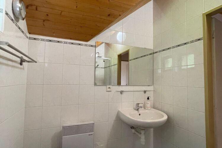 Cozy Chalet Near Ski Area In Javornik Rudník Exteriör bild